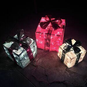 Home Accents Holiday Multi-Color Sisal Gift Boxes Set Of 3 Christmas Decor lawn
